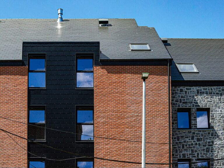 1. By the Way - Les Hauts de la Gare