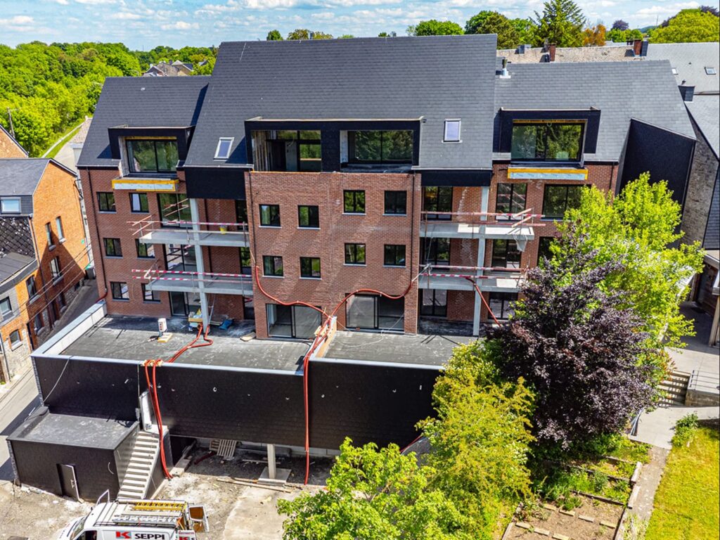 7. By the Way - Les Hauts de la Gare