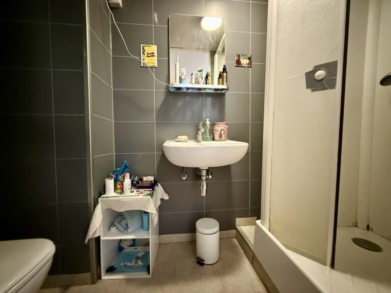 6803892_67101199.jpg