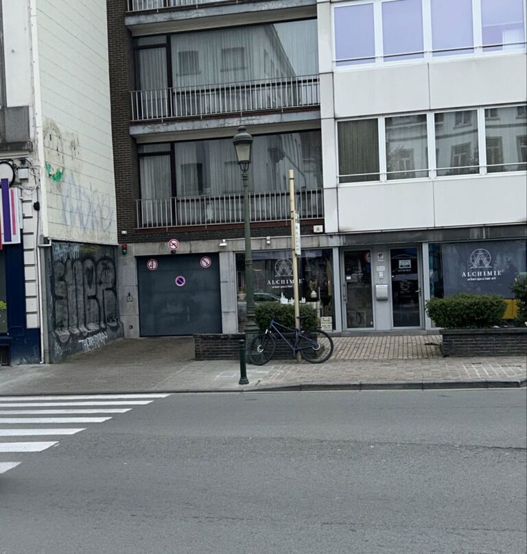 6823558_67763002.jpg