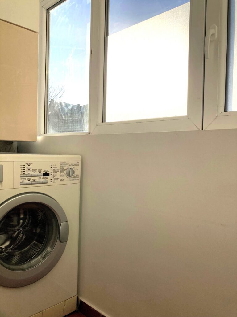 7683197_77955998.jpg